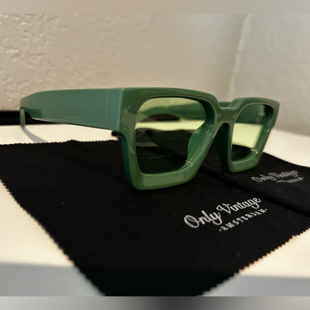 Only Vintage Amsterdam- Aethic Shades